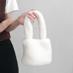 가방 슈슈 미니 토드백 뽀글이 손가방 플리스백 핸드 양털