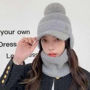 벙거지 데일리 여성 겨울 따뜻한 귀도리 방울털 방한 모자