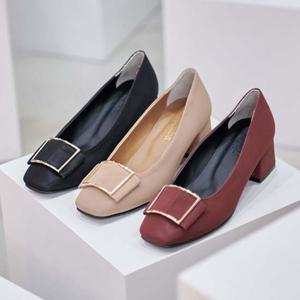 여자 금장 낮은굽 미들힐 단정한 발편한 구두 여성구두