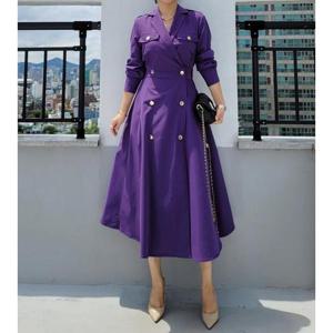 [바이어스]플레어 카라넥 금장 단추 더블 트렌치 롱 원피스 코디