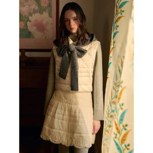 [듀엘]스칼럽 크롭 패딩 베스트 D254PSG836