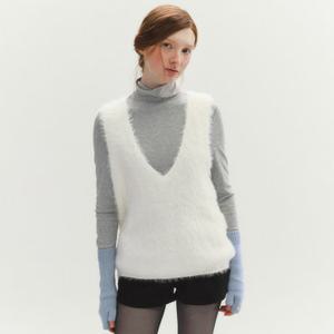 [마리끌레르][정가89,000]헤어리 브이넥 니트 베스트(MAFDKN03NWH)