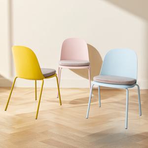 비프 체어 2개 주방 식탁 인테리어 디자인 플라스틱 의자