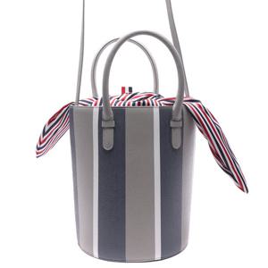 [톰브라운] 22FW 여성 스트라이프 버킷 토트숄더백 (FAP393A_L0018_035_22F)