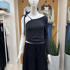 클리지 DP01 리본 언발 오프숄더 티셔츠 CP3WKT27