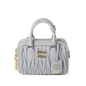 미우미우 스몰 아카디 마틀라세 레더 백 5BB123VYONAN88