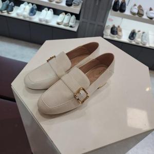 엘칸토 HC10 여버클장식로퍼아이보리3cm LCWD37U51339