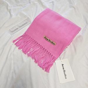 아크네스튜디오 내로우 울 프린지 스카프 CA0210-BP5