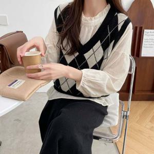 여자 보들니트 아가일패턴 체크 레이어드 체크조끼