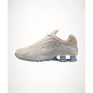 NIKE 샥스 R4 SE W - 페일 아이보리라이트 오어우드 브라운셀러스틴 블루세일 IH3572-110 1526988