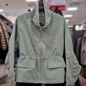 뱅뱅 HC21 봄 여성 셔링사파리형점퍼 CUL107