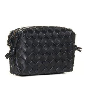 보테가베네타 우븐 디자인 미니 루프 가죽 카메라 백 723547V1G