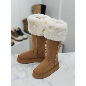 한슈 세이브존09 화이트 퍼트리밍 단추 장식 방한 미들부츠힐 4.5cm(앞 3.5cm) HS824708lc