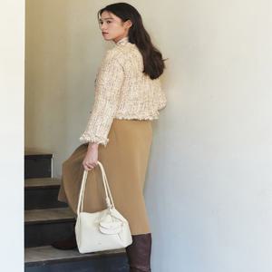 [헤지스] 데일리 아이보리 버킷 숄더백 [HIBA5E361IV]