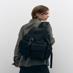 [질스튜어트] 블랙 나일론 파커 백팩 L (14인치노트북수납) JABA5F002BK