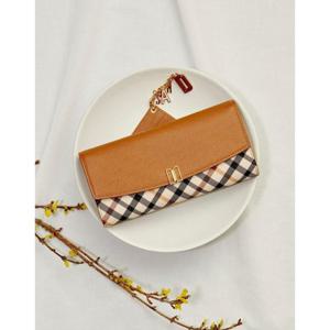 선물포장  (DCWA6E421W2) 브라운 체크배색 DD로고 3단 장지갑