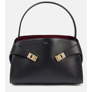 페라가모 Hug Soft 미디엄 레더 숄더 백 P01017089