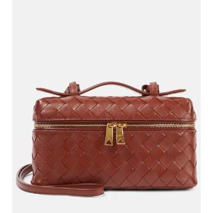 보테가베네타 Bang Bang 인트레치아토 레더 배니티 백 P01031204