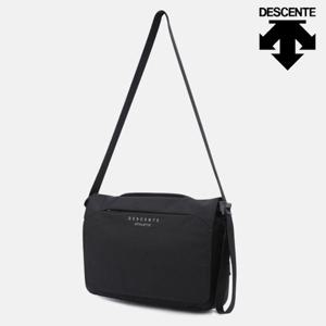 [데상트]데상트 스포츠베이직 메신저백 SP323UBG75BLK0 가방