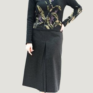 [비꼴리끄]울 앞주름 A라인 스커트 B254WK2040