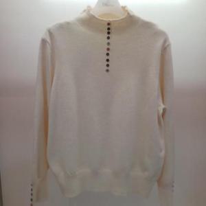 Latium HC06 부드럽고 깔끔한 컬러 단추 반목폴라 니트티 T2613sw06I