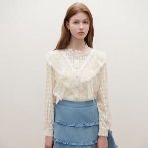 [SATIN] 레이스 러플 버튼 블라우스 O261T250