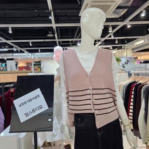 밀스튜디오 DP02 루즈핏단추단가라니트조끼 LR3IVS102