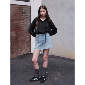 제너럴아이디어 로우라이즈 컷팅 데님 미니스커트 [LIGHT BLUE] WBE3L13504 384013