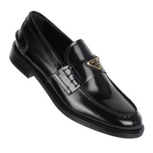 프라다 1D813N 055 F0002 FA020 삼각로고 브러시드 로퍼