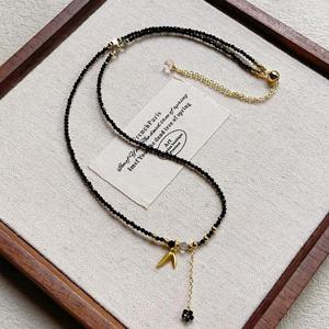 여자 코디 인조수정 검정 스피넬 목걸이