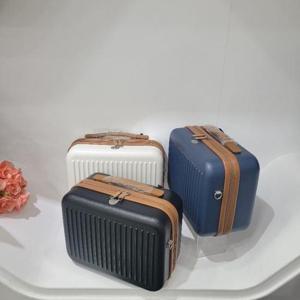 엘레강스파리 M백화점 심플한 디자인의 기내용 레디백 12인치 BSFC05Z-A