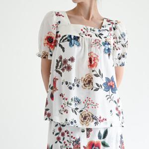 [비꼴리끄(여성)]린넨 스퀘어넥 패턴 블라우스B242WB3130