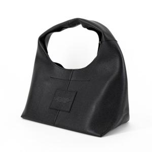 마크제이콥스 엠보싱 로고 숄더백 블랙 2R3HSH058H02001