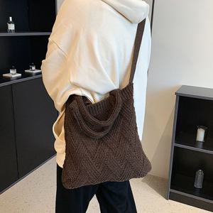 여자 겨울 니트 가방 휘뚜루마뚜루 숄더백 다크브라운