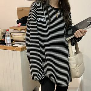 슈드 스트라이프 맨투맨_BJ1LT014