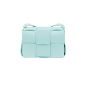 보테가 베네타 미니 레더 카세트백 셀라돈 666688VMAY13927