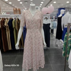 [아니베에프]A55WOP531 브이넥 시스루소매 플레어원피스_GN