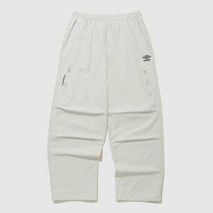 엄브로바지 PQA UQ121SPT12-WBE 브로텍트 지퍼 카고 스트레이트 팬츠 WHITE BEIGE