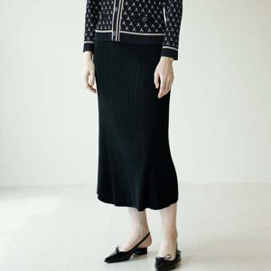 [요이츠](택가 142000원)[요이츠] 베이직 플리츠 롱 밴딩 스커트 블랙_YJ09WNPSK30