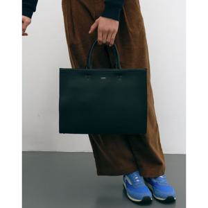 [질스튜어트] [삭형콜라보] 로건 블랙 레더 심플 토트백 JUBA6E941BK