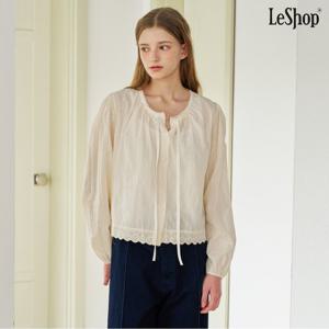 [르샵]플라워 펀칭 라운드넥 블라우스 (DQ1BA014A)