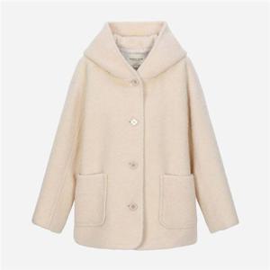 써스데이아일랜드 포인트 단추 후드형 코트 T258MCT231W 353147