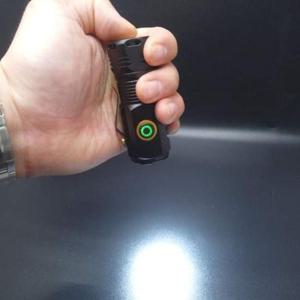 이클래스30 충전식 울브스 EDC 초강력 LED랜턴 본품