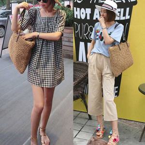 밀짚 여름 휴가 라탄 가방 해변가 코디 여행 패션