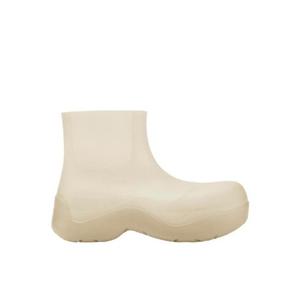 보테가 베네타 퍼들 앵클 부츠 씨 솔트 640045V00P09031