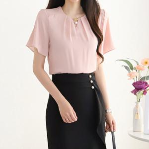 [한정수량] [플랜비컬렉션] 골드 브릿지 진주 날개 블라우스_PM2506BL035B