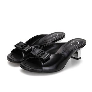 [본사운영] BABARA 양가죽 시그니쳐 B로고장식 여성 뮬 샌들5cm_BBG403