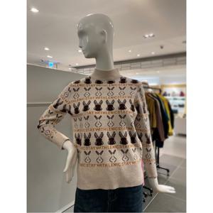 르니앤맥코이 토끼 패턴 반폴라 니트 (MM12KN073FJY)