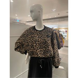 르니앤맥코이 M브로치 레오파드 뽀글이 티셔츠 (MM12TS009FJY)