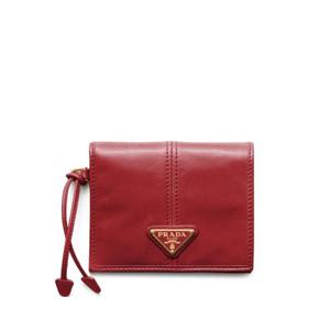 프라다 에나멜 트라이앵글 스몰 레더 지갑 1MV2042CYR
